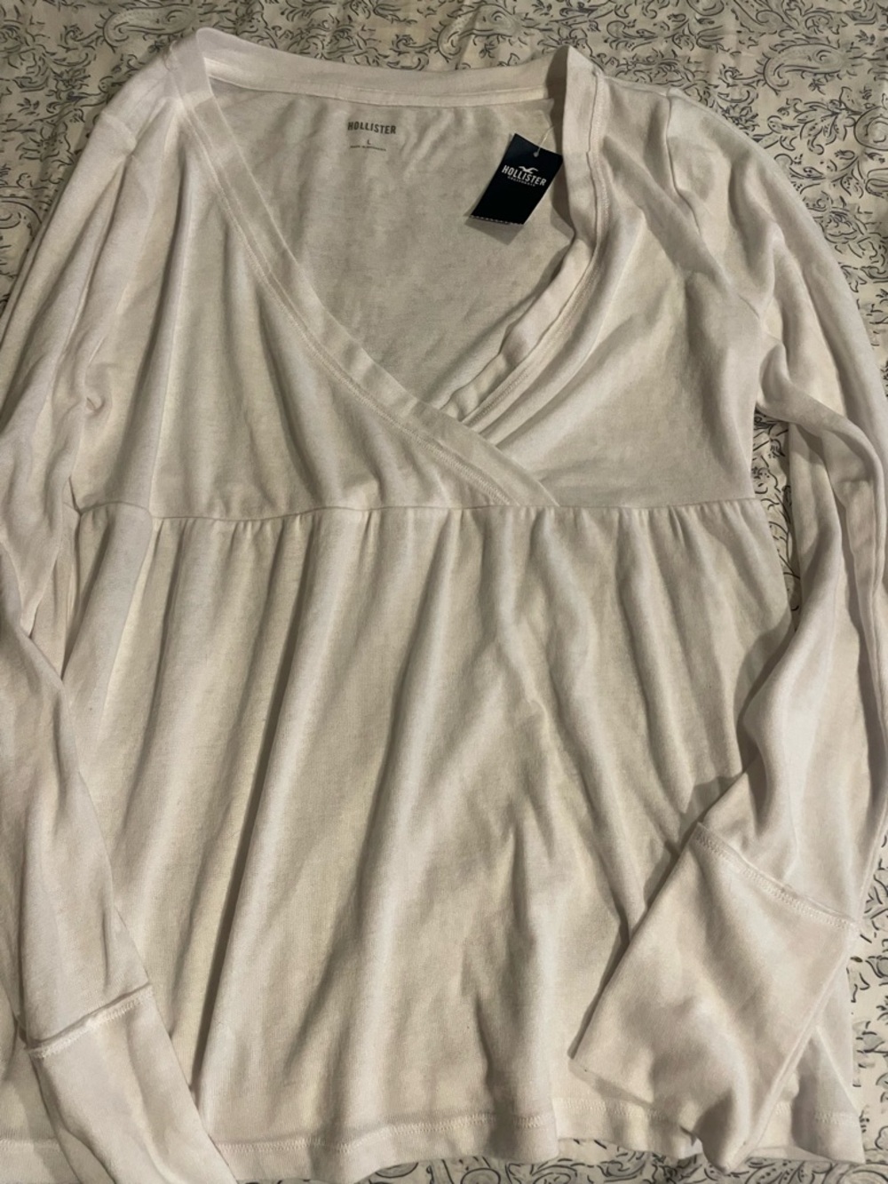 Hollister top